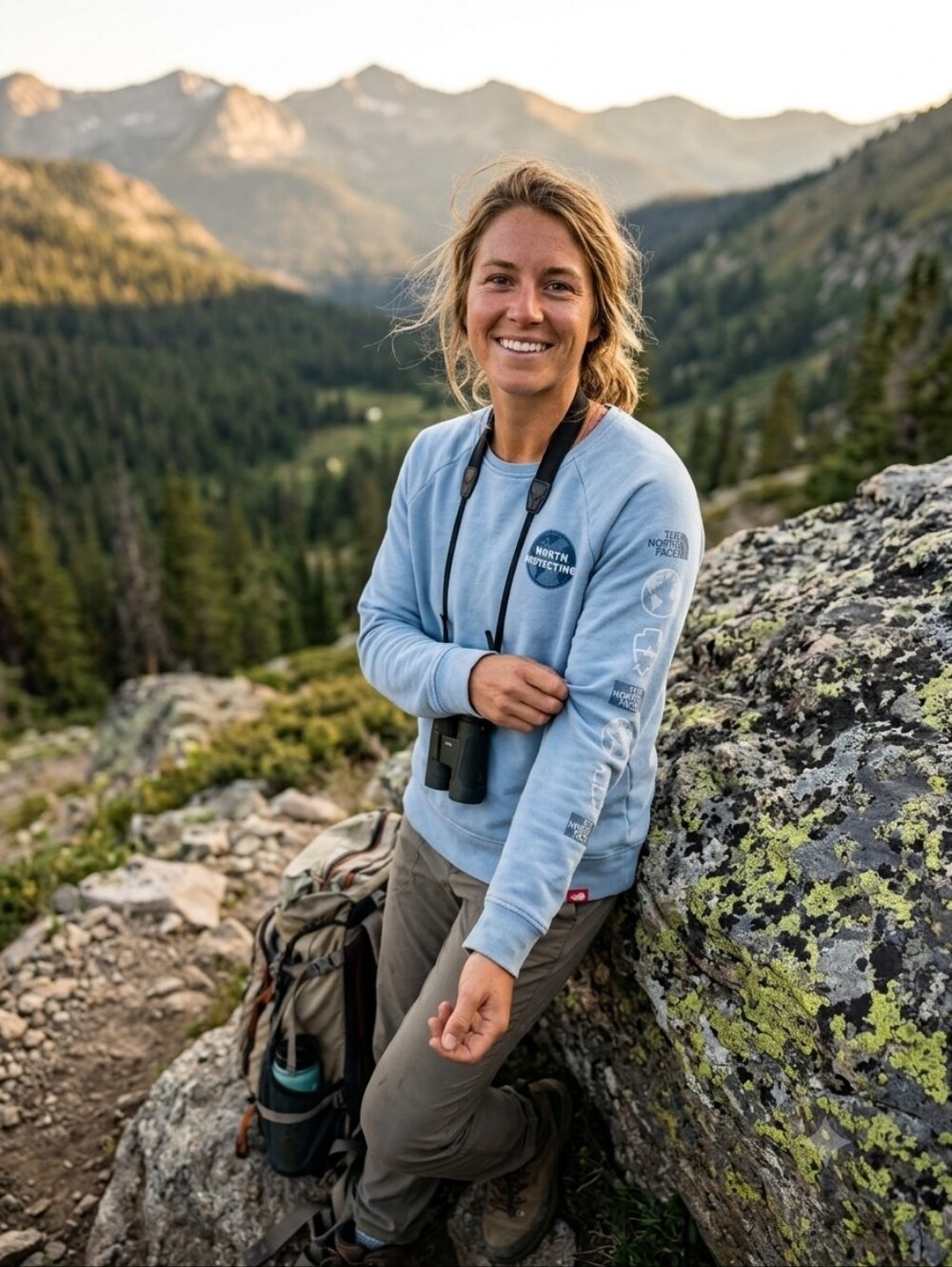 The North Face Women's Light Blue 'Worth Protecting' Earth Crewneck Sweatshirt